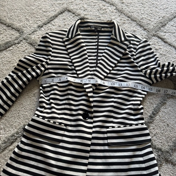 Express black white stripe blazer XS - Picture 3 of 6